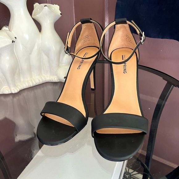 Black Open-Toes Heels - Picture 1 of 4